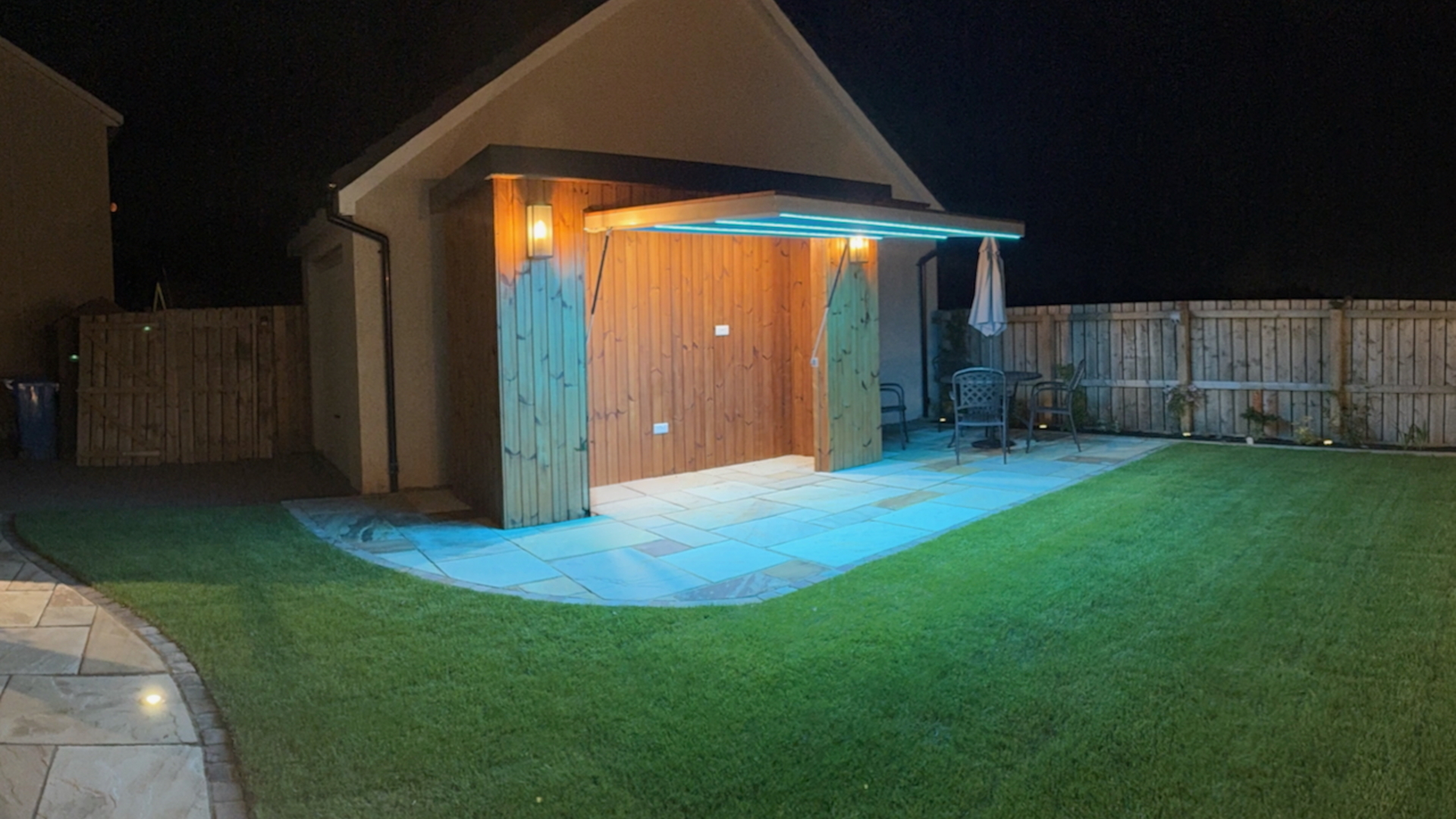 OutdoorKitchen with LED Lighting